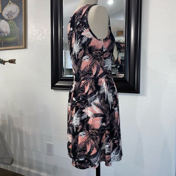 Sorad Women's Stunning Belly Cut out Dress Palm Leaves| Size L - Picture 6 of 13